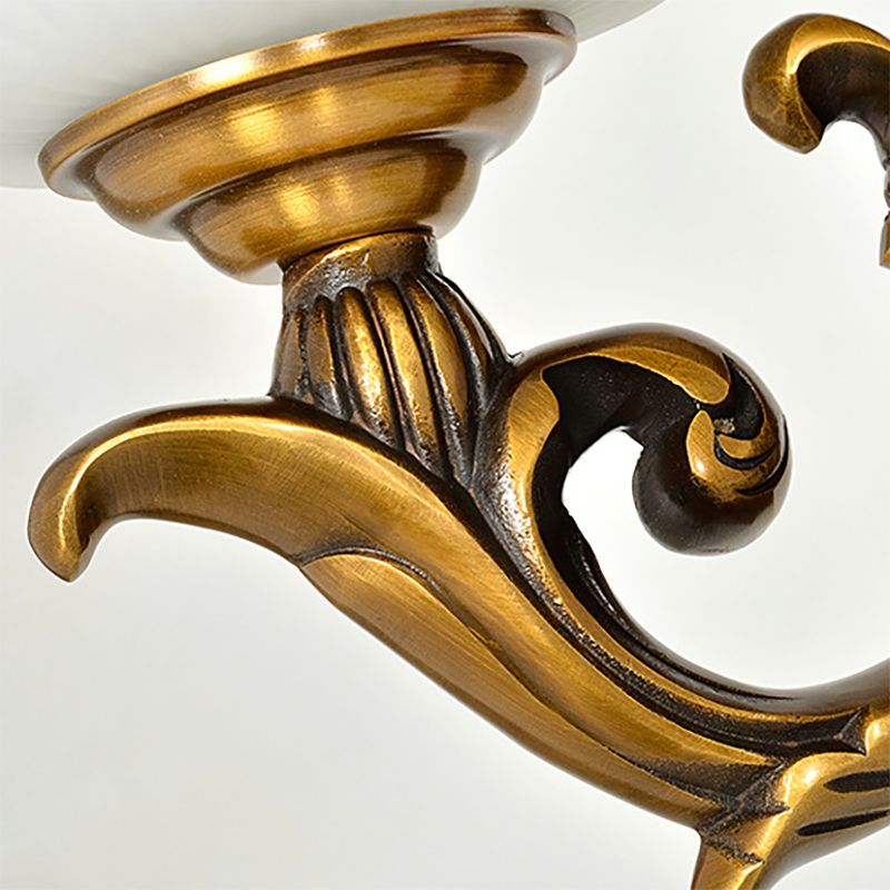 Tombra de loto Insconce luminoso lámpara de pared de vidrio blanco y metal 1 lámpara de pared de acabado de latón ligero