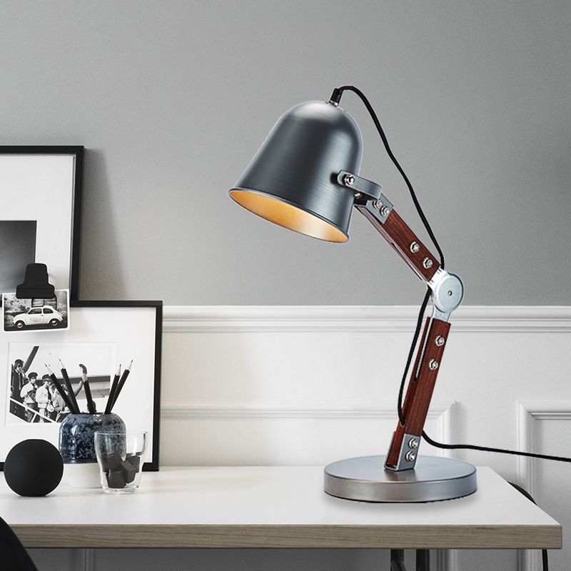 Luz de mesa de campana industrial 1 Lámpara de escritorio de enchufe metálico de bombilla en negro con brazo de madera oscilante