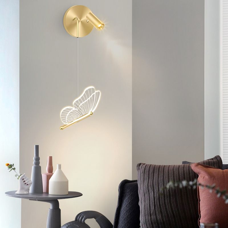 Metal Unique Shape Wall Light Modern Style Multi-Lights Wall Mount Light Fixture in Gold