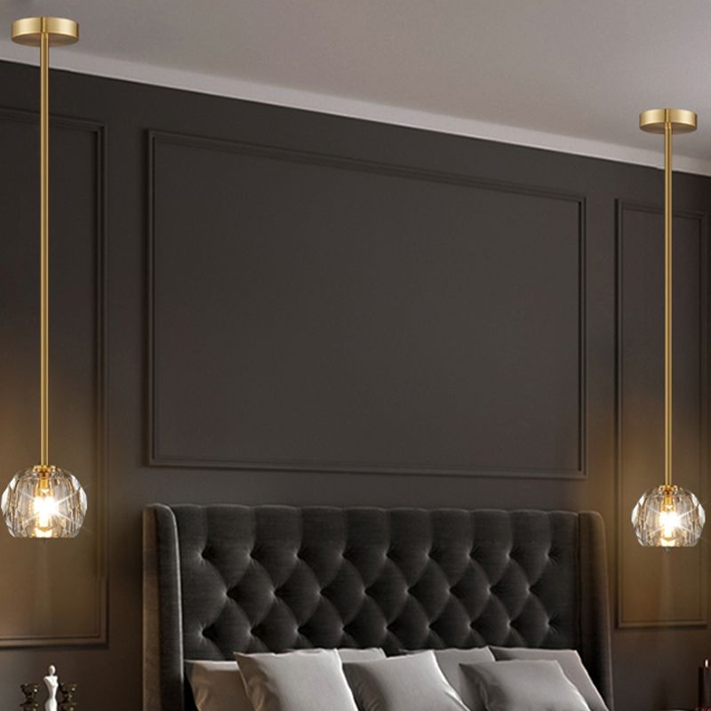 1 Lichthängeleuchte moderne Globus-Federlampe mit klarem Kristallschatten