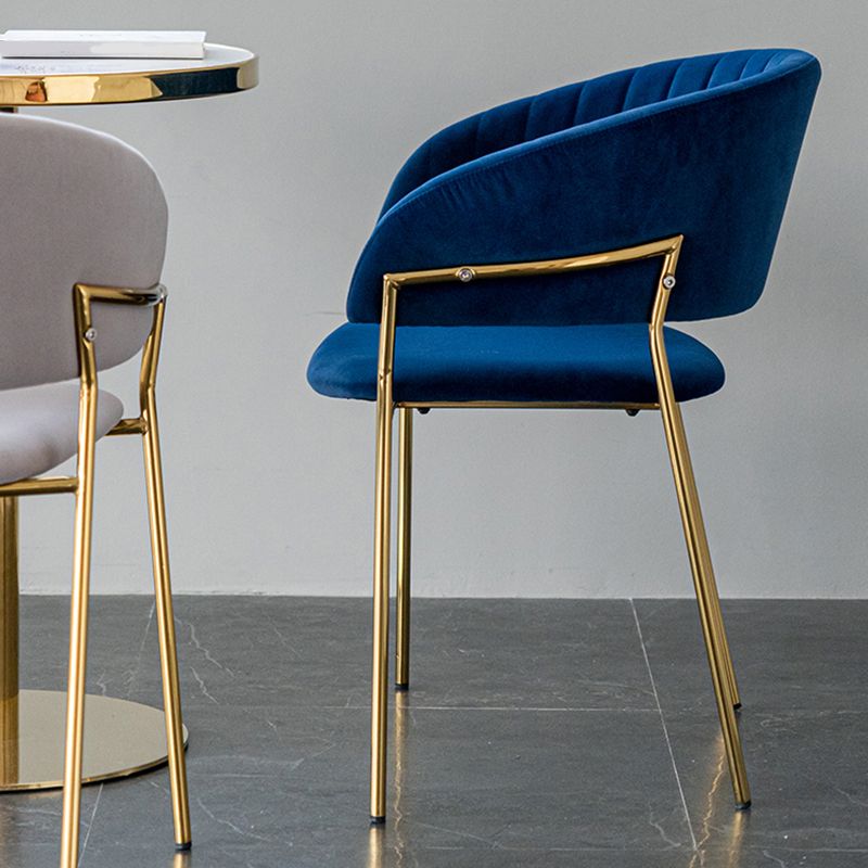 Scandinave Style Open Back Dining Catt Widing Couber Chaises de salle à manger avec des jambes dorées