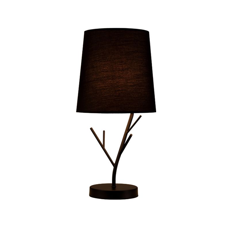 Table de salon corallien éclairage en fer célibataire moderniste Lumière avec une nuance de tissu de baril en noir / blanc