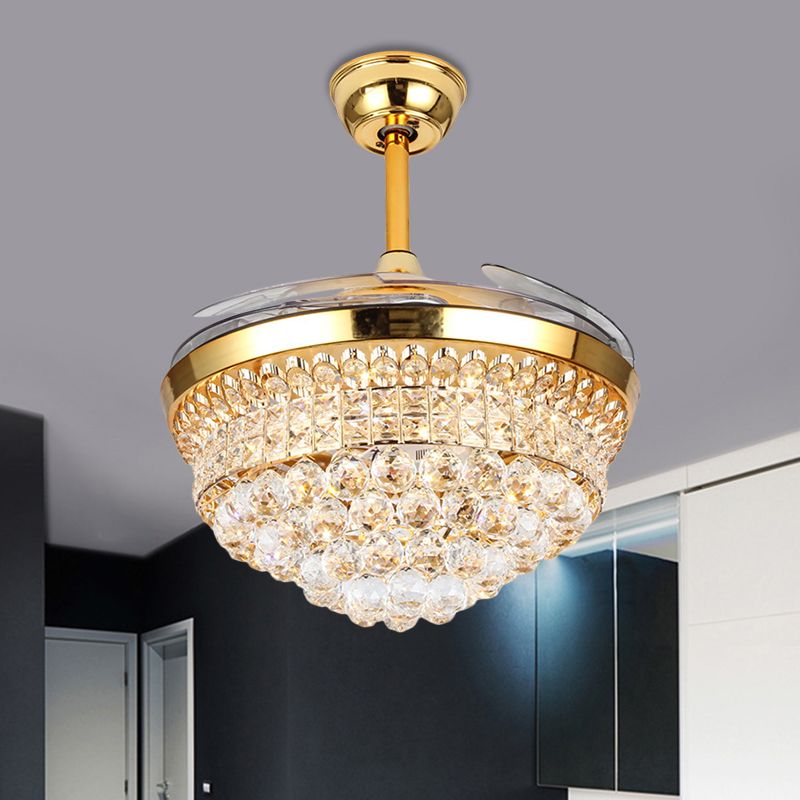 Verjüngte abgeschrägte Kristall -Halbblüte -Lampe Minimalist 19 "Breite LED GOLD HANGING LIFFLABEN mit 4 Klingen