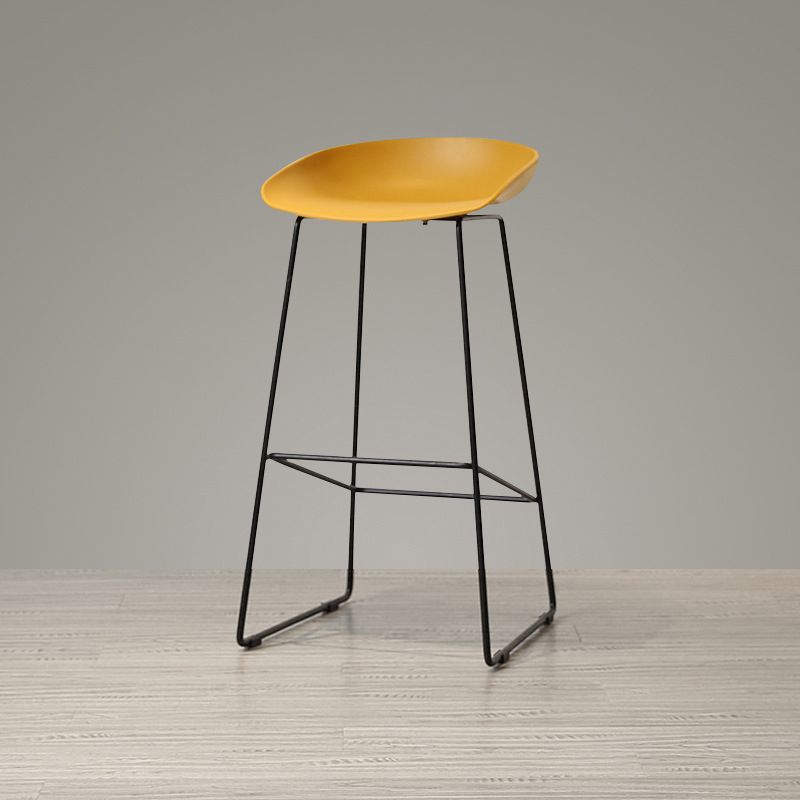 Contemporary Plastic Dining Stools Armless Bar Stools with Footrest
