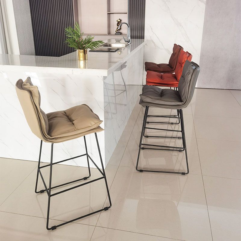 Modern Coffee Shop Footrest Stool Matte Finish Leather Barstool