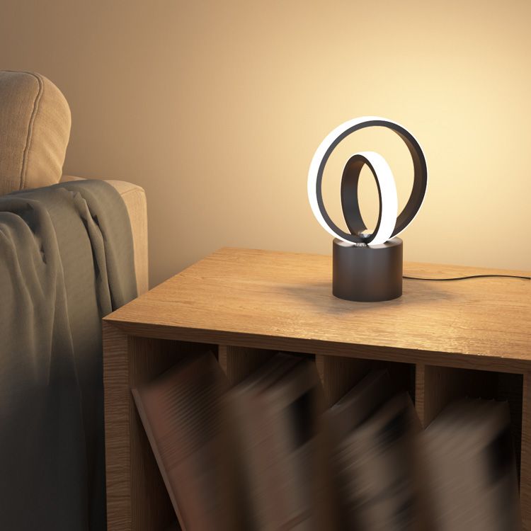 Moderner Stil Linearer Form Table Beleuchtung Metalltischlicht für Schlafzimmer
