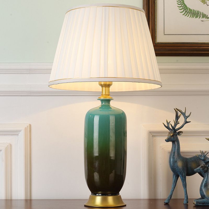 Lampada da tavolo bianca affusolata Lampada da comodino in tessuto minimalista a 1 testa con base in ceramica Ombre