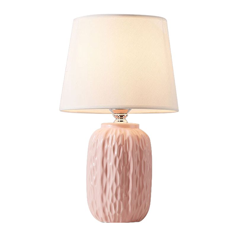 Einzelhämmerinkeramik Nachtlampe moderne rosa/blau/gelbe ovale Tischbeleuchtung mit sich verjüngter Lampenschirm