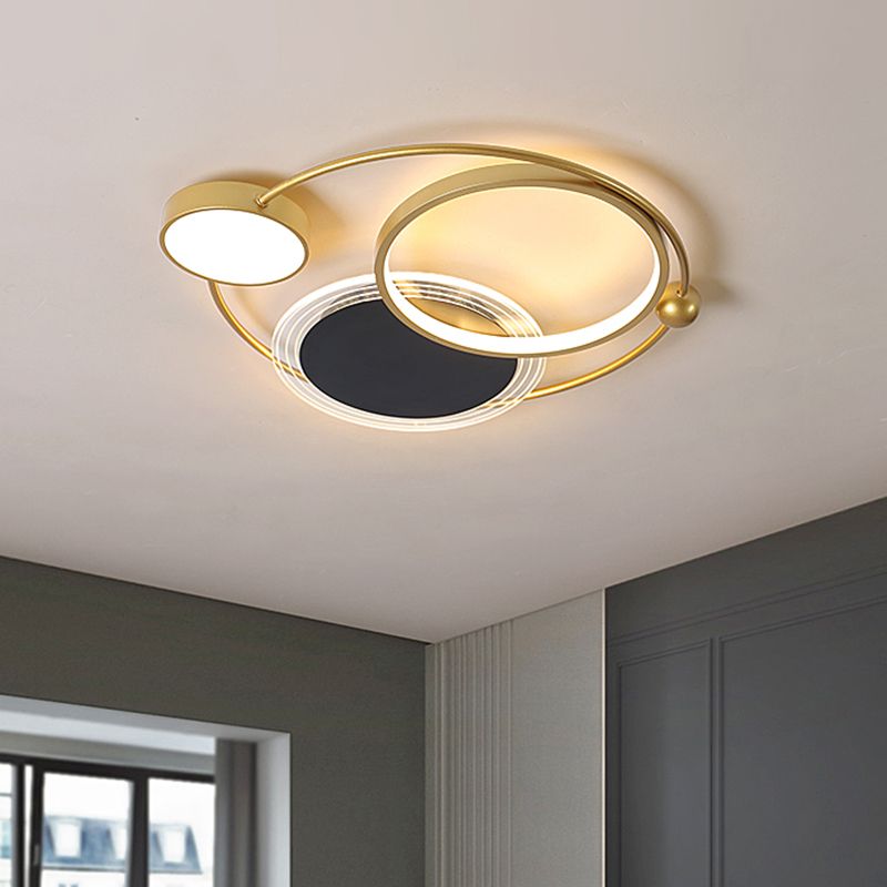 Round/Oval Bedroom Flush Mount Light Acrylic LED Modernism Ceiling Mounted Fixture in Gold
