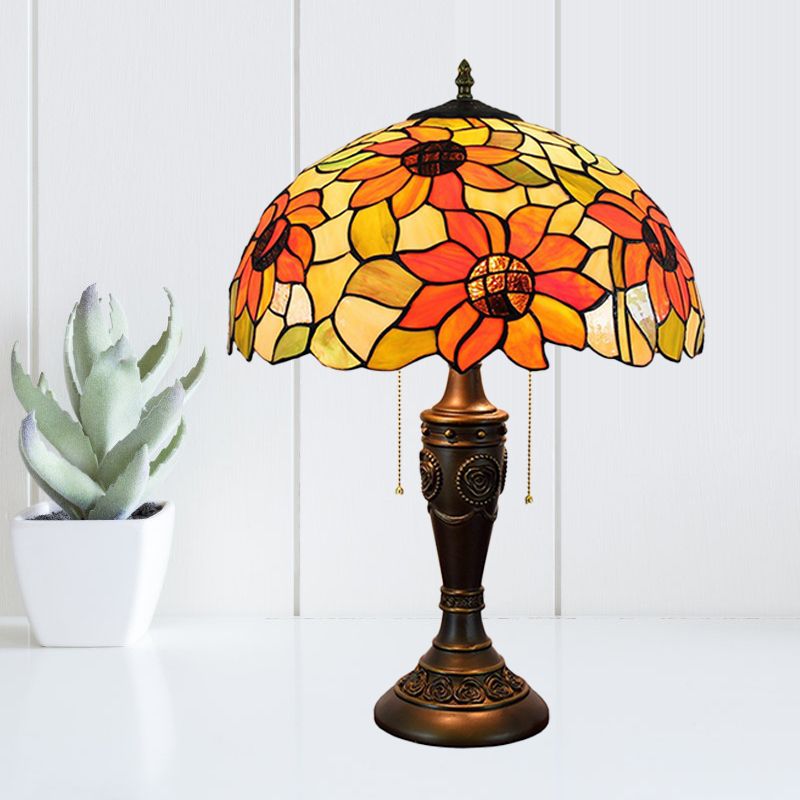 Lampe de nuit en verre rouge / orange en dôme Tiffany 2 lumières Bronze Pull Chain Table Lighling avec base sculptée