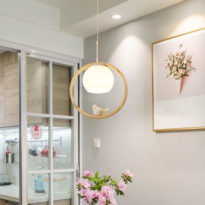 Moderne kreative hängende Lampe Holzkugel Anhänger Licht mit weißem Glasschatten