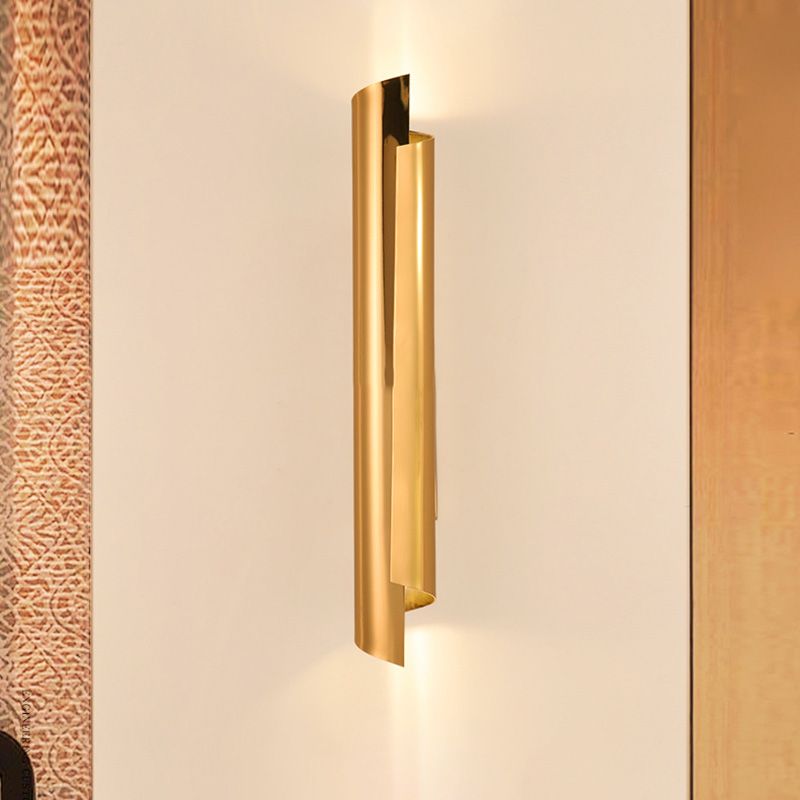 Lámpara de pared curva de pared Simplicidad posmoderna Lámpara de montaje de pared de acero inoxidable para sala de estar