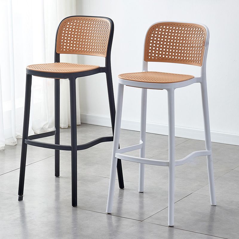 Taburete de bar de plástico de estilo moderno con reposapiés, taburete de bar simple con respaldo bajo para cocina
