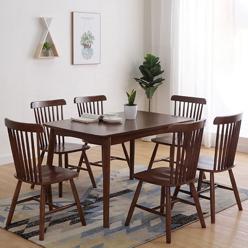 Mesa de comedor de madera sólida de 54 "L 4 Piernas Mesa de forma del rectángulo base en estilo moderno