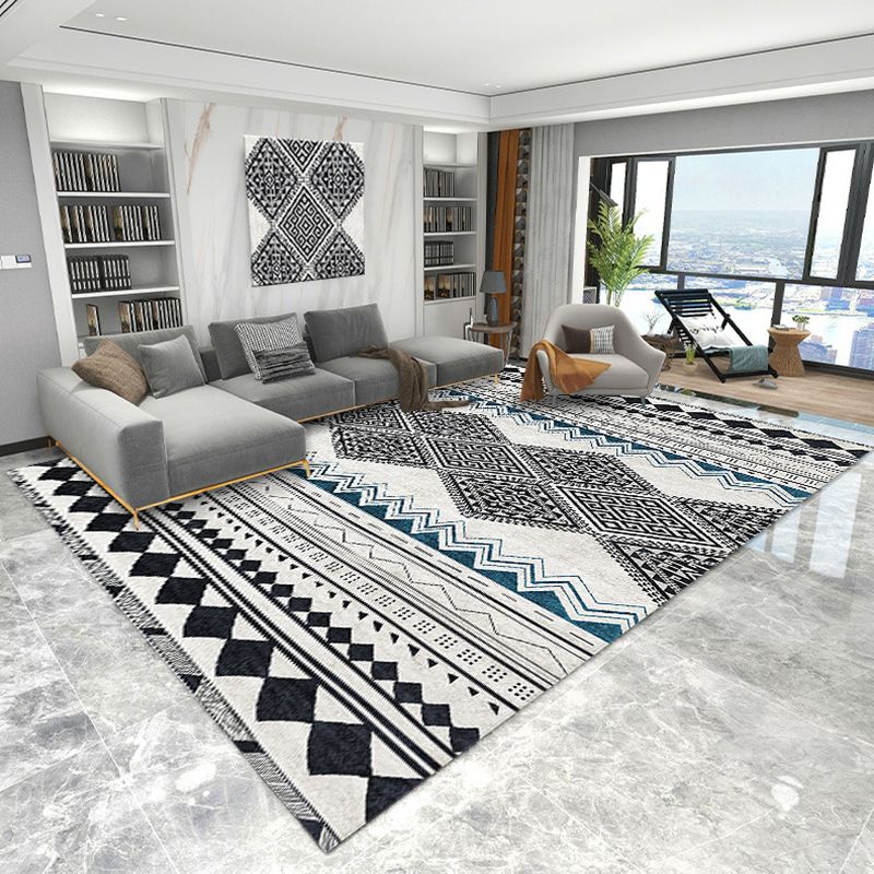 Classic Boho-Chic Rug Retro Striped Indoor Carpet Polyester Stain Resistant Carpet for Living Room