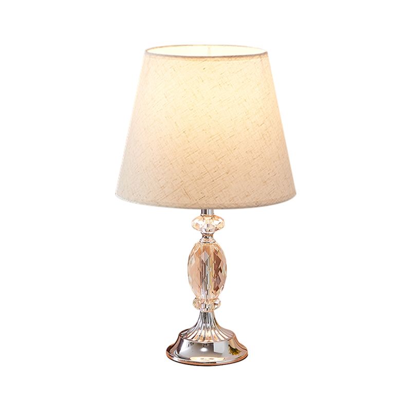 1 Glühbirnenschattentisch Leichte traditionelle Rot/Kaffee/Flachs -Tapered Sleeping Room Nighttange Lampe mit abgeschrägten Kristallblöcken