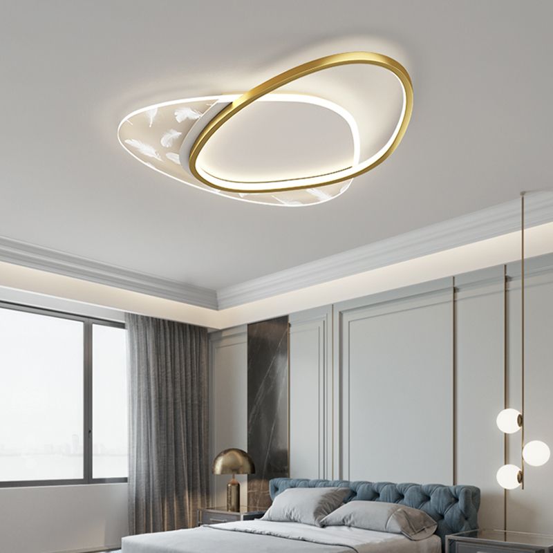 Stagger Oval Feather LED Ceiling Light in Modern Simplicity Wrought Iron Ceiling Fixture for Interior Spaces