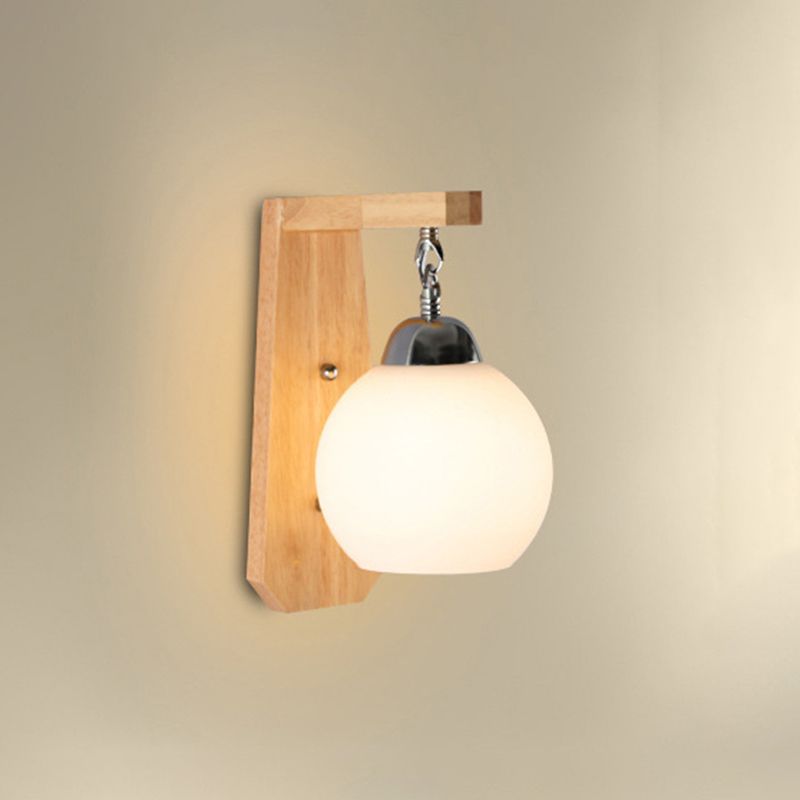 Luz de pared de globo de vidrio de leche con lámpara de pared contemporánea de bombilla de madera en blanco para dormitorio