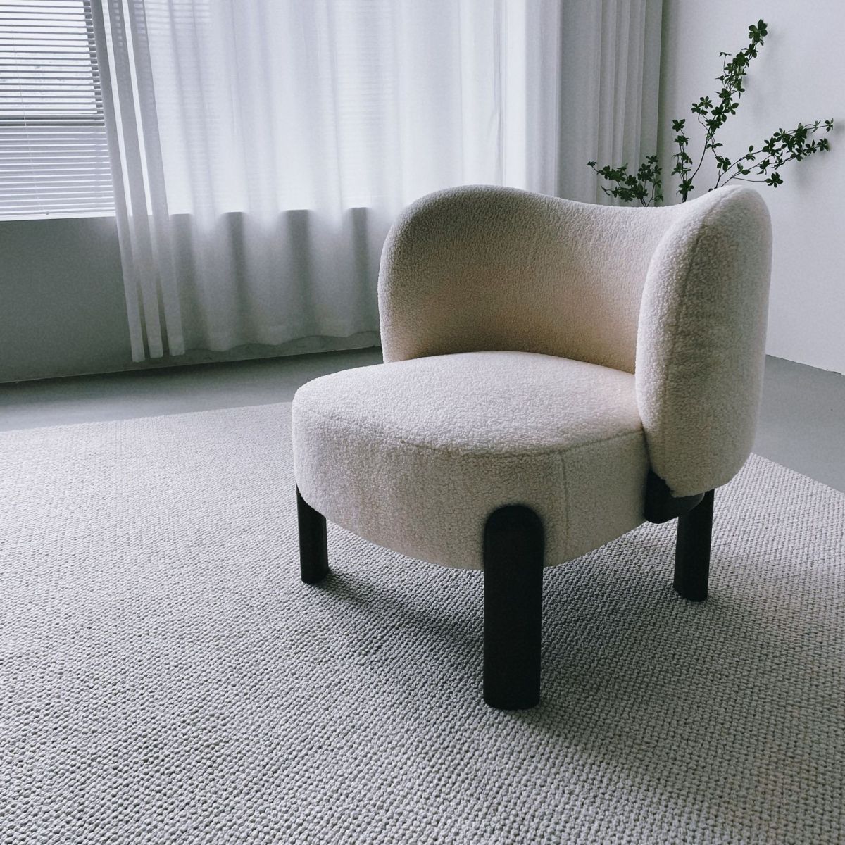 Contemporary Basic Four Leg Armchair Bedroom Solid Color Arm Chair