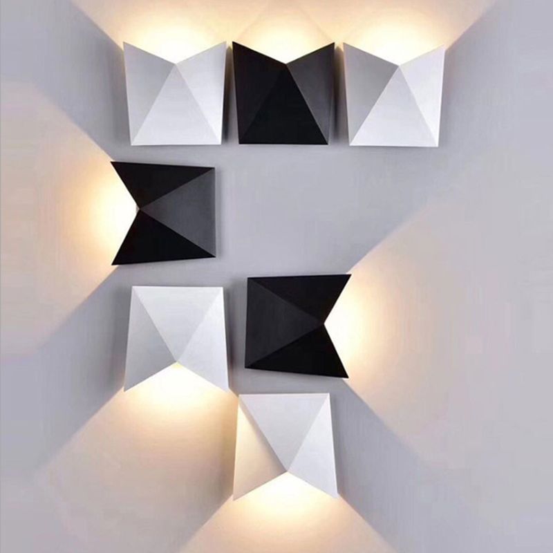 Geometric Shape Wall Lamp Modern Style Acrylic 1 Light Sconce in White / Black
