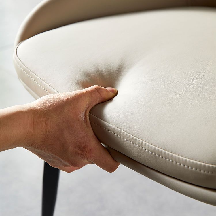 Zeitgenössischer Leder -Essstuhl von 18 "Weitparner Stuhl für Zuhause