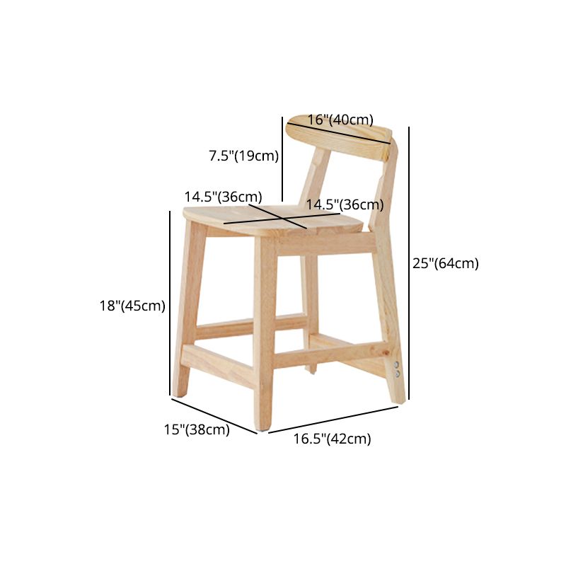 Tabouret de bar industriel à dossier bas en bois, haut et simple d'intérieur avec siège carré