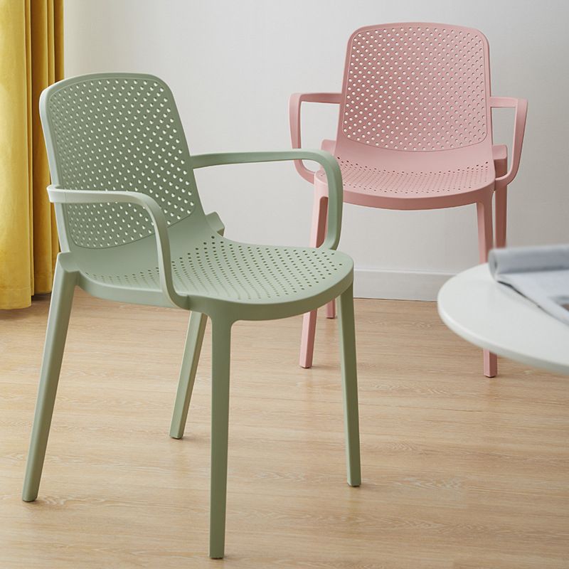 Silla plástica escandinava del brazo del comedor de la cocina Silla sólida de la parte posterior
