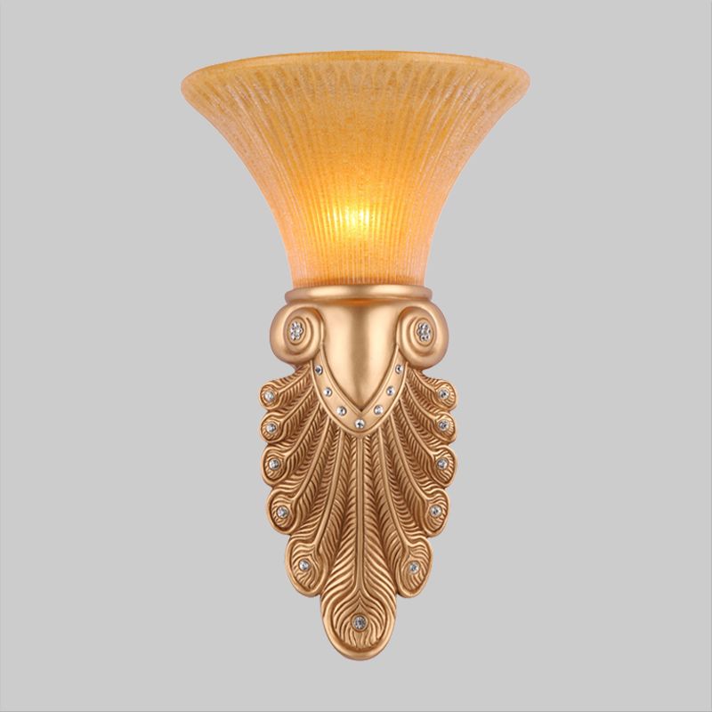 Umgekehrtes Glockenschlafzimmer Wandleuchte Lagelhaus Opal Fleuchtetglas 1-Köpfen goldene Wandleuchte mit Pfauenfeder, 10 "/13" breit