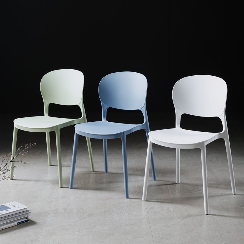 Silla de comedor de plástico cuadrada moderna con parte trasera abierta, sillas sin brazos laterales