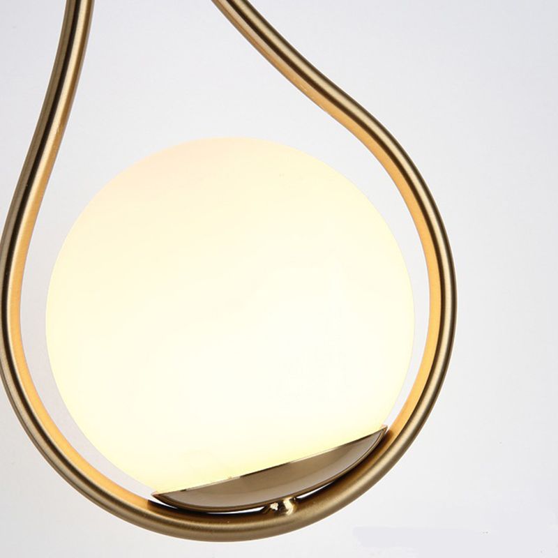 Moderner Stil Globe Wall Lampe Kit Glas 1 Leichte Wohnzimmerleuchten in Gold