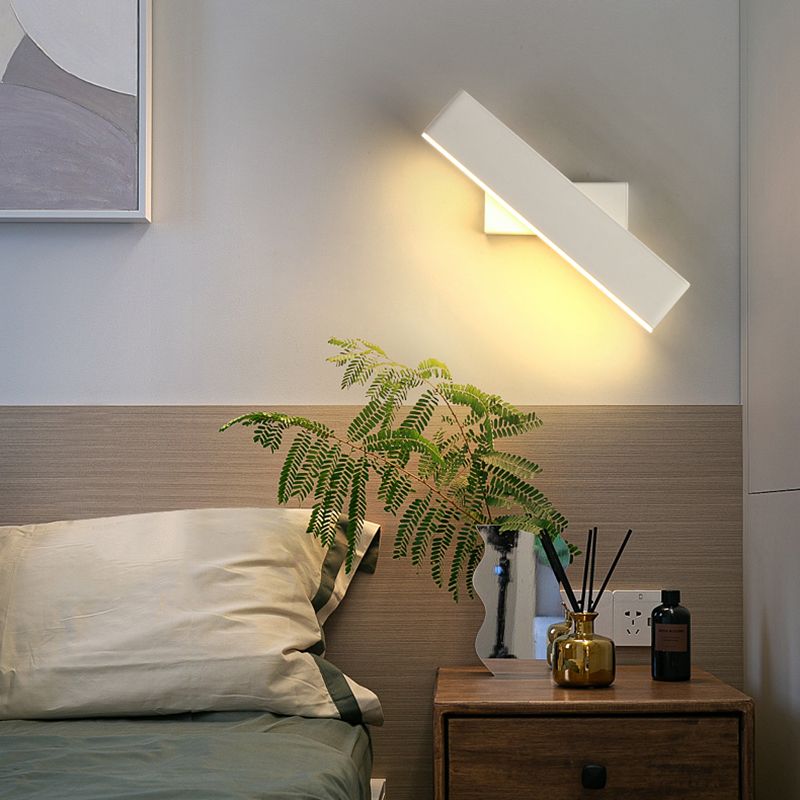 Contemporary Metal Wall Light Strip Rotatable LED Wall Sconce for Living Room