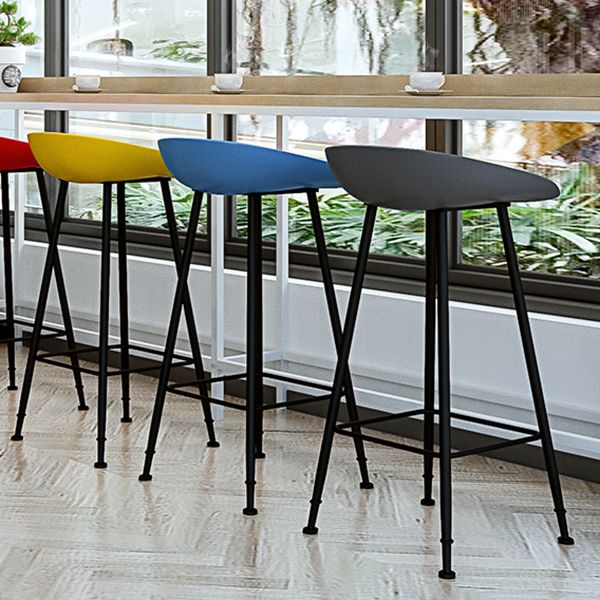 Industrial Counter Stool with Bucket Plastic Bar Stools for Restaurant