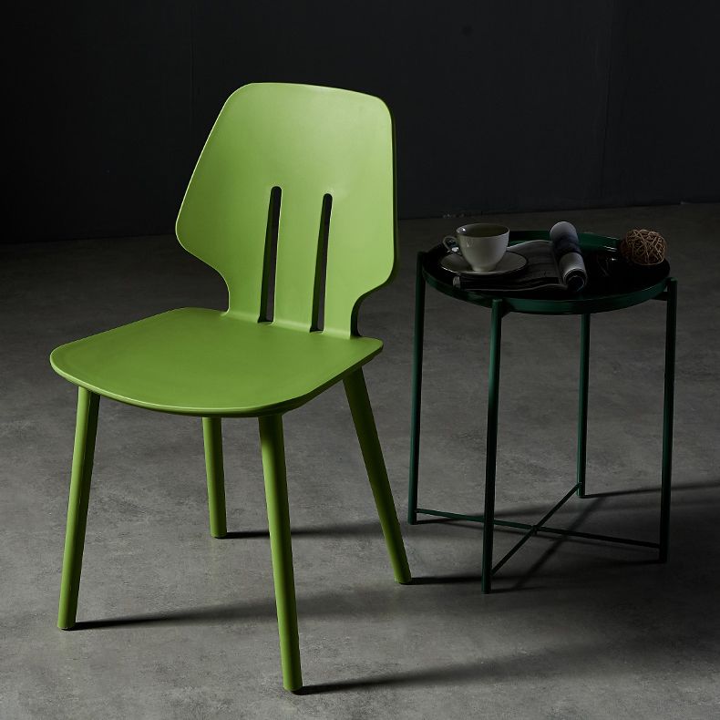 Chaises de salle à manger scandinaves sans accoudoirs Chaises d'appoint en plastique (Ensemble de 4)