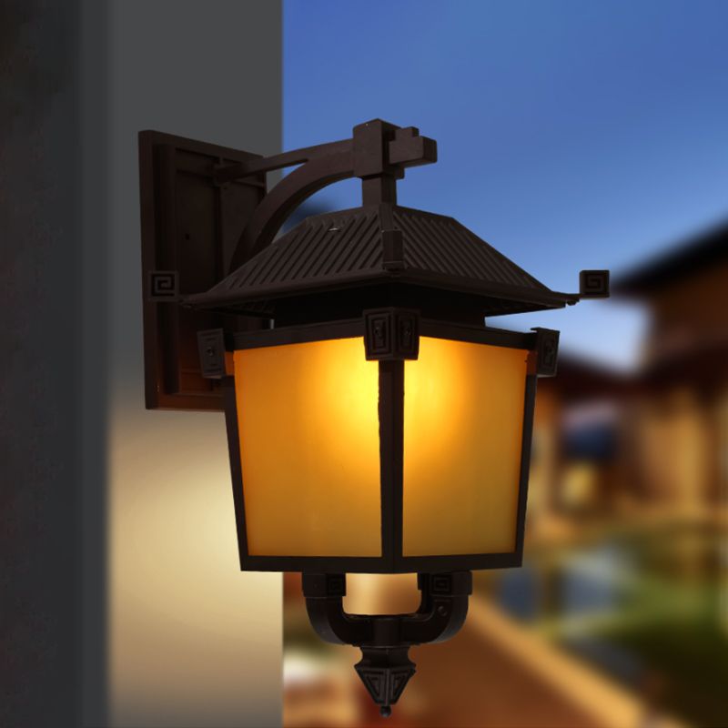 Lampada da parete per parete per vetro giallo retrò con bulbo singolo per cortile per cortile