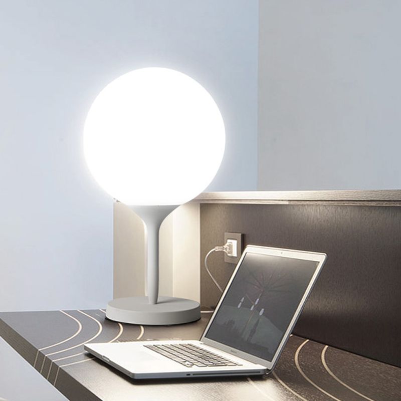 Lampada da notte sferoidale in vetro bianco smerigliato Semplicità Illuminazione da tavolo a 1 luce per soggiorno, larghezza 6"/10"