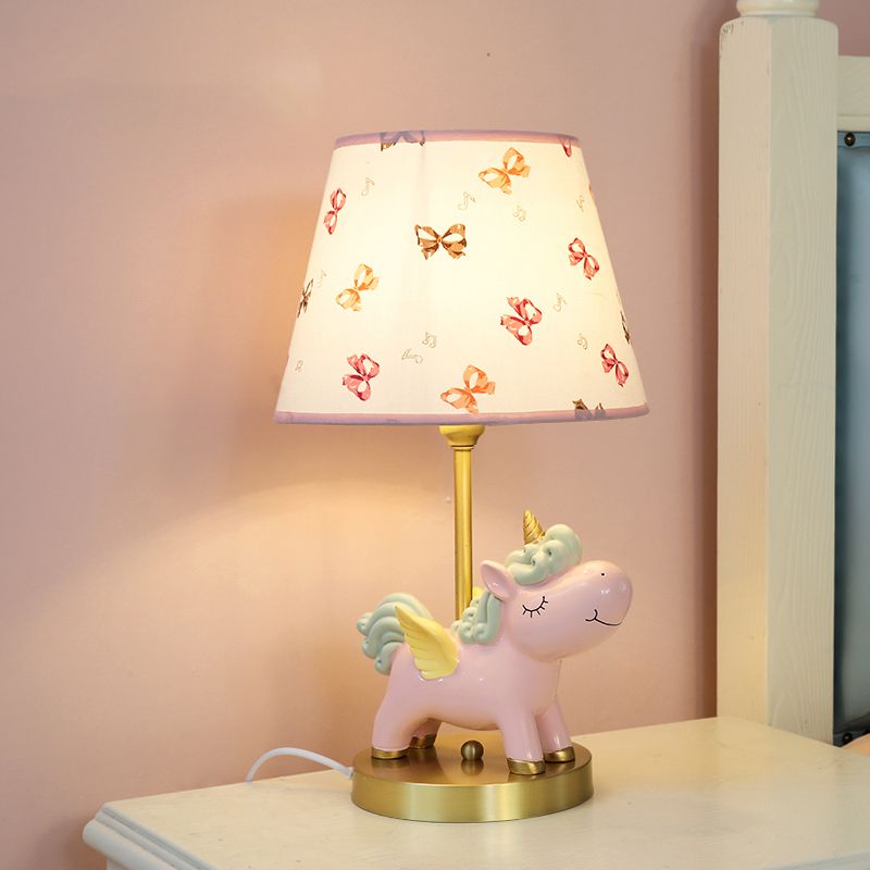 Taps toelopende nachtkastje lichtstof lichte cartoon nachtkastje verlichting met eenhoorn decor