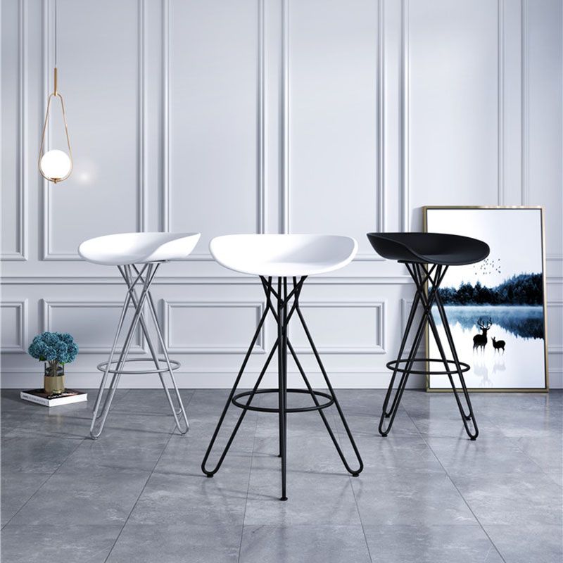 Glam Footrest Plastic Barstool Matte Finish Restaurant Stool