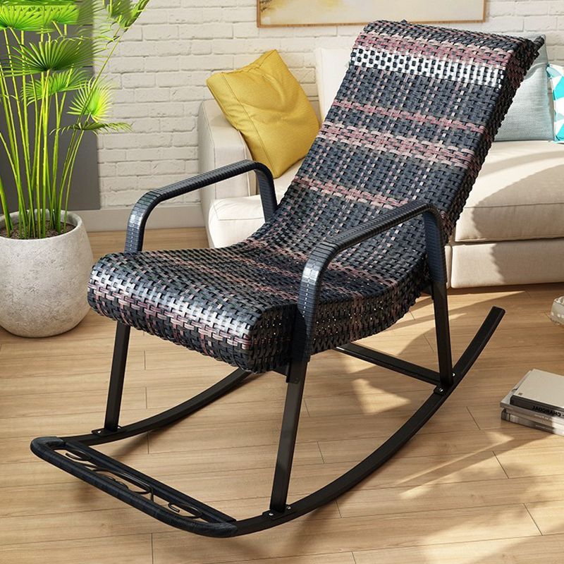 Modern Spindle Rattan Rocking Chair Wheel Handrail Design Rocker Chair With Black Frame