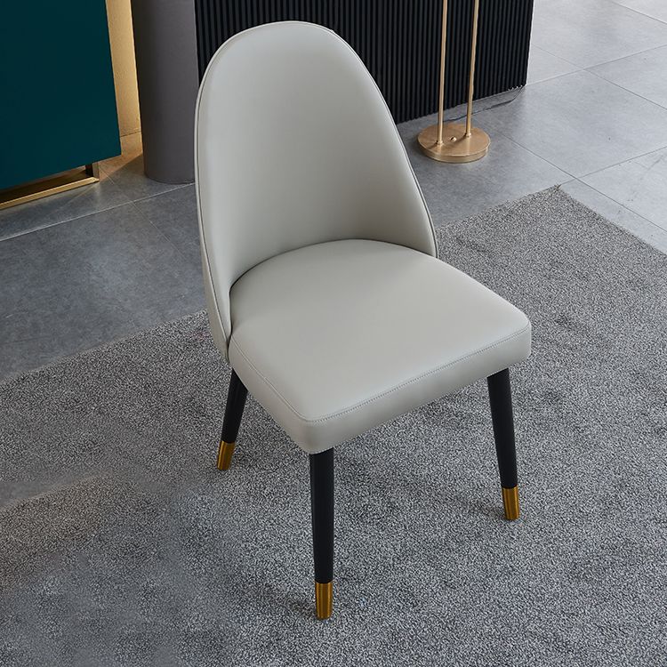 Sillas de comedor de madera Glam sin brazos, sillas de comedor de piel sintética para uso doméstico (juego de 2)