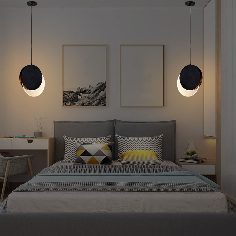 Luce a ciondolo a LED in ferro laccata nella moderna lampada appesa rotabile acrilica creativa per camera da letto