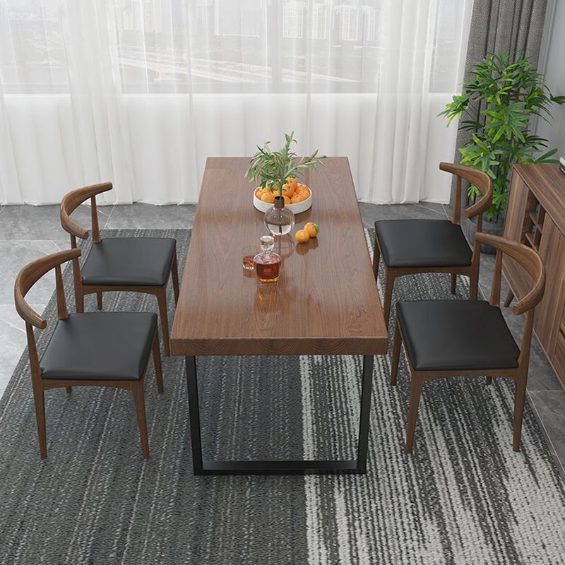 Massief houten eettafel Eettafel in industriële stijl met sledeonderstel