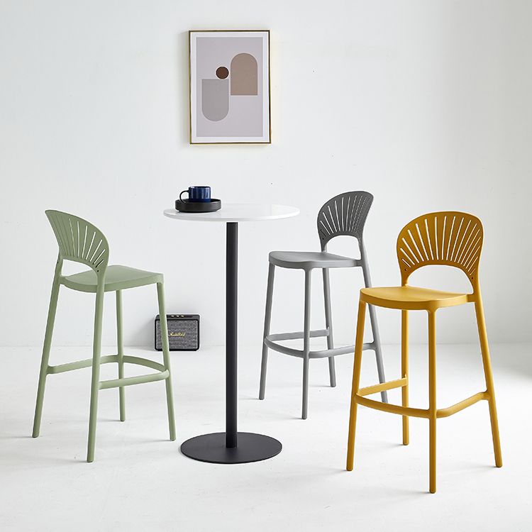Nordic Plastic Stackable Counter Stools Macron Colorful Indoor Bar Stool with Plastic Seat