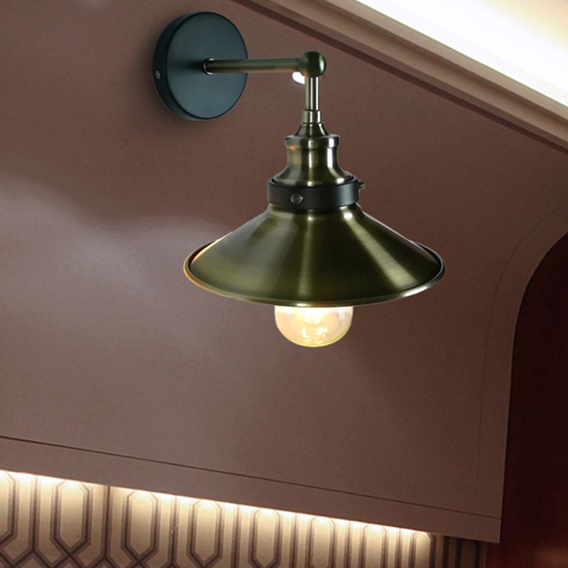 Luz de pared de bronce de hierro Tombra de platillo de platillo 1 Bulbo Lámpara de pared elegante para la pared para la granja
