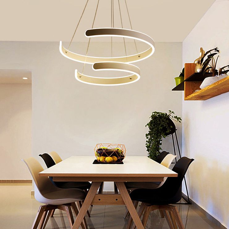 Luz de colgante de colgante de metal LED de estilo moderno de lámpara en forma de C en forma de C