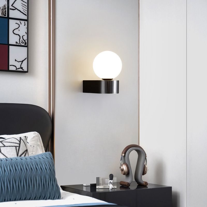 Metal Globe Sconce Light Modern 1-Light Sconce Light Fixture for Bedroom