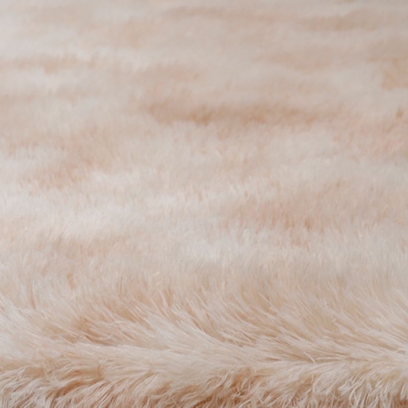 Tapis en peluche élégant Tapis de couleur solide Polyester Area Tapis résistant aux taches pour la décoration intérieure