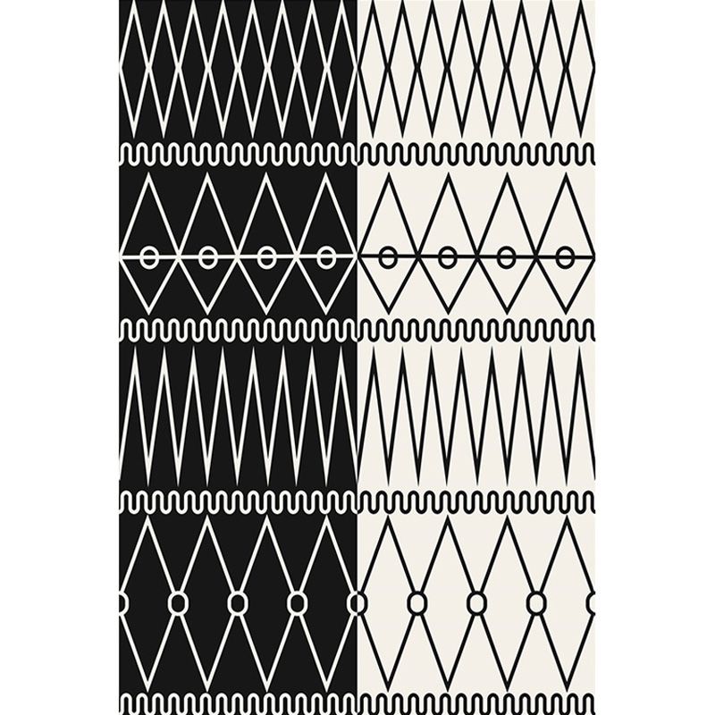 Retro Geometric Pattern Rug Black and White Southwestern Rug Polyester Pet Friendly Non-Slip Backing Washable Area Rug for Living Room