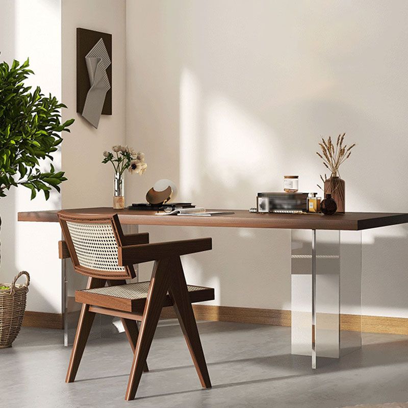 Mesa de comedor de madera sólida