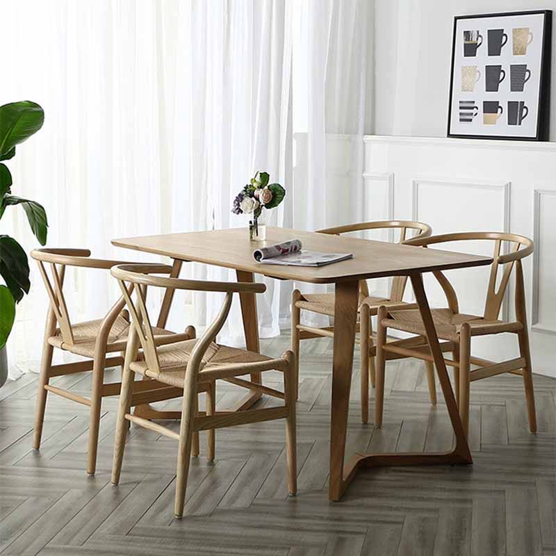 Silla de comedor de madera maciza natural contemporánea con brazo Wishbone para restaurante
