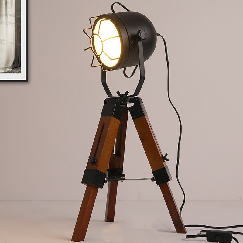 Lampada da scrivania industriale Loft con paralume a campana con treppiede 1 testa Lampada da tavolo piccola in metallo e legno in marrone